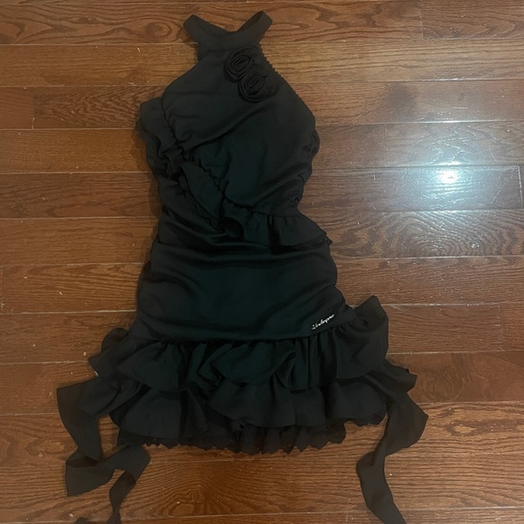 Underpass Halter Neck Ruffle Hem dress - Picture 3 of 7